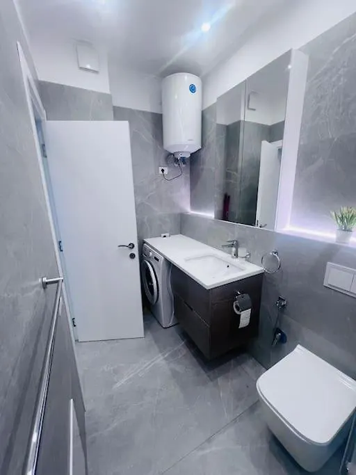 Deluxe Flat With Garden_Tirana Διαμέρισμα